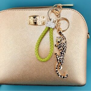 🐆 LEOPARD Climbing Bag Charm Keychain Rhinestones Green Eyes Gold-Tone Hardware